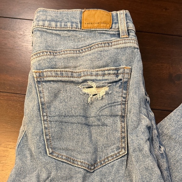 American Eagle Outfitters Ripped Boyfriend Jeans in Light Blue - Picture 7 of 7